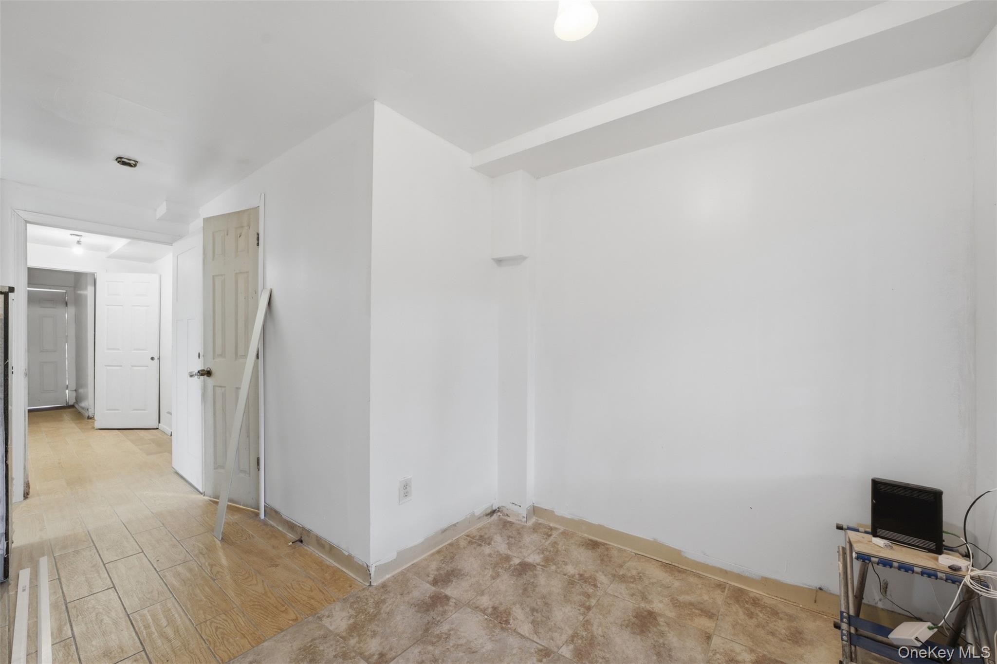 1073 E 233rd Street thumbnail 22