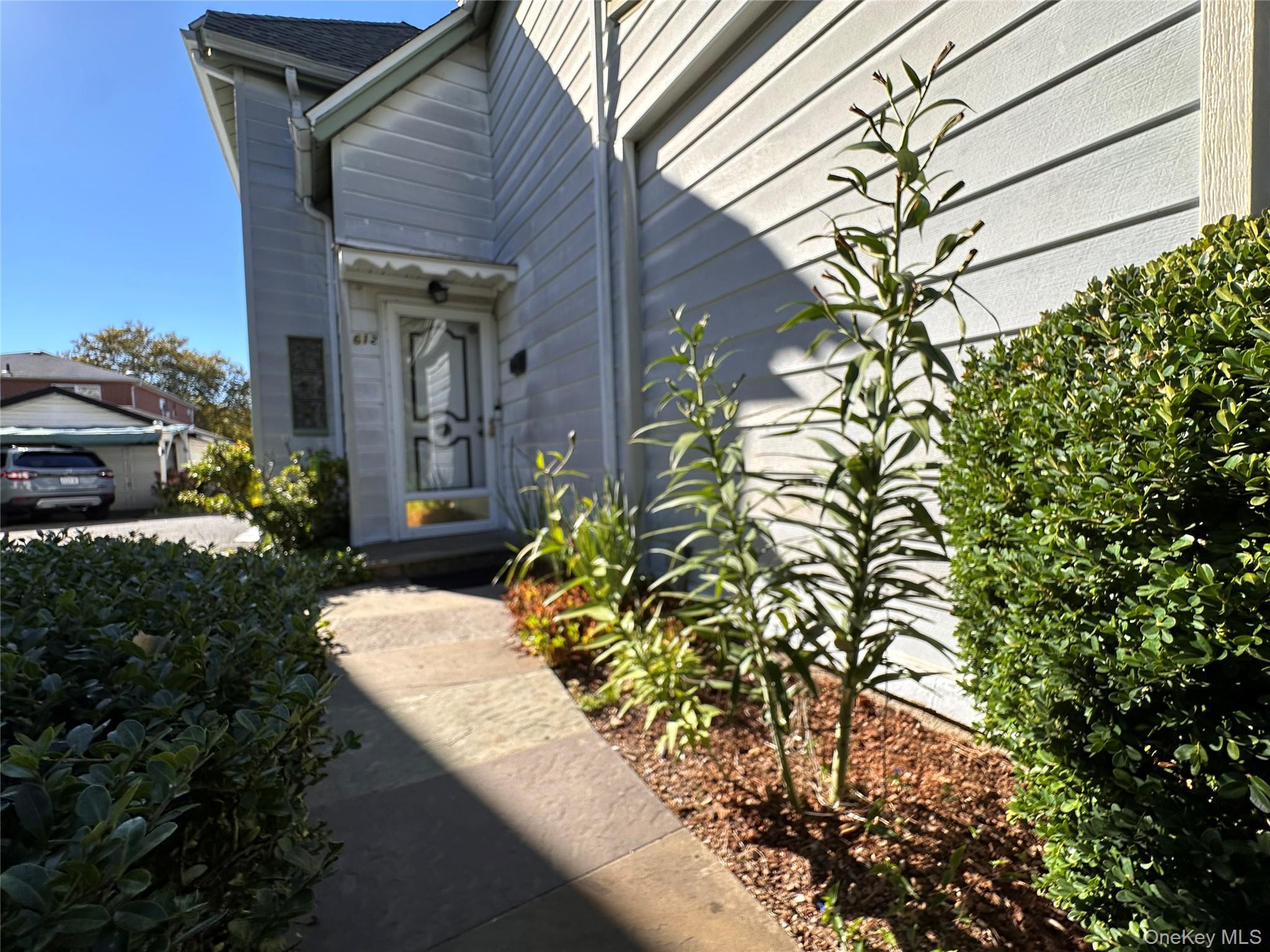 612 S 8th Avenue thumbnail 2