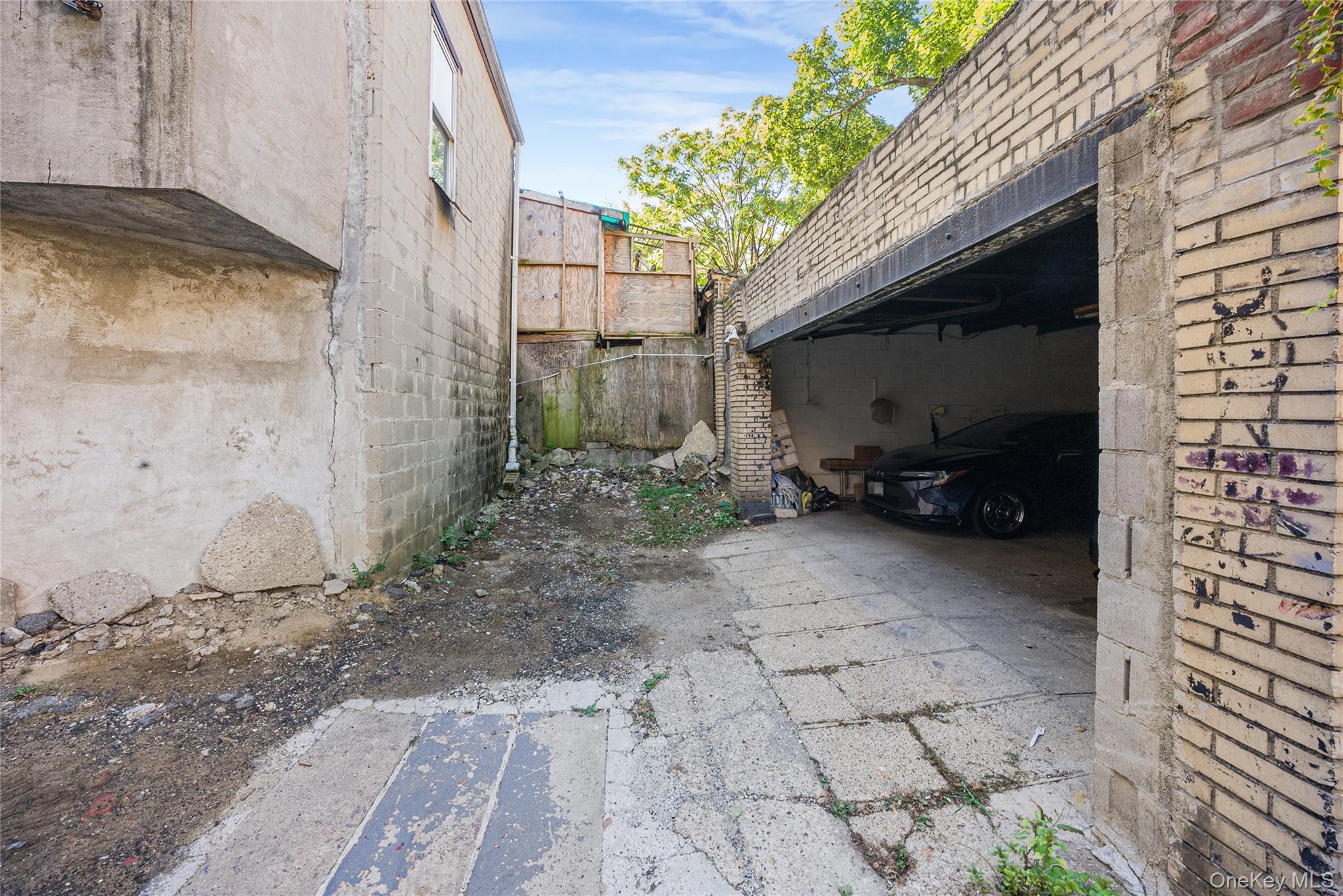 2307 Loring Place thumbnail 5