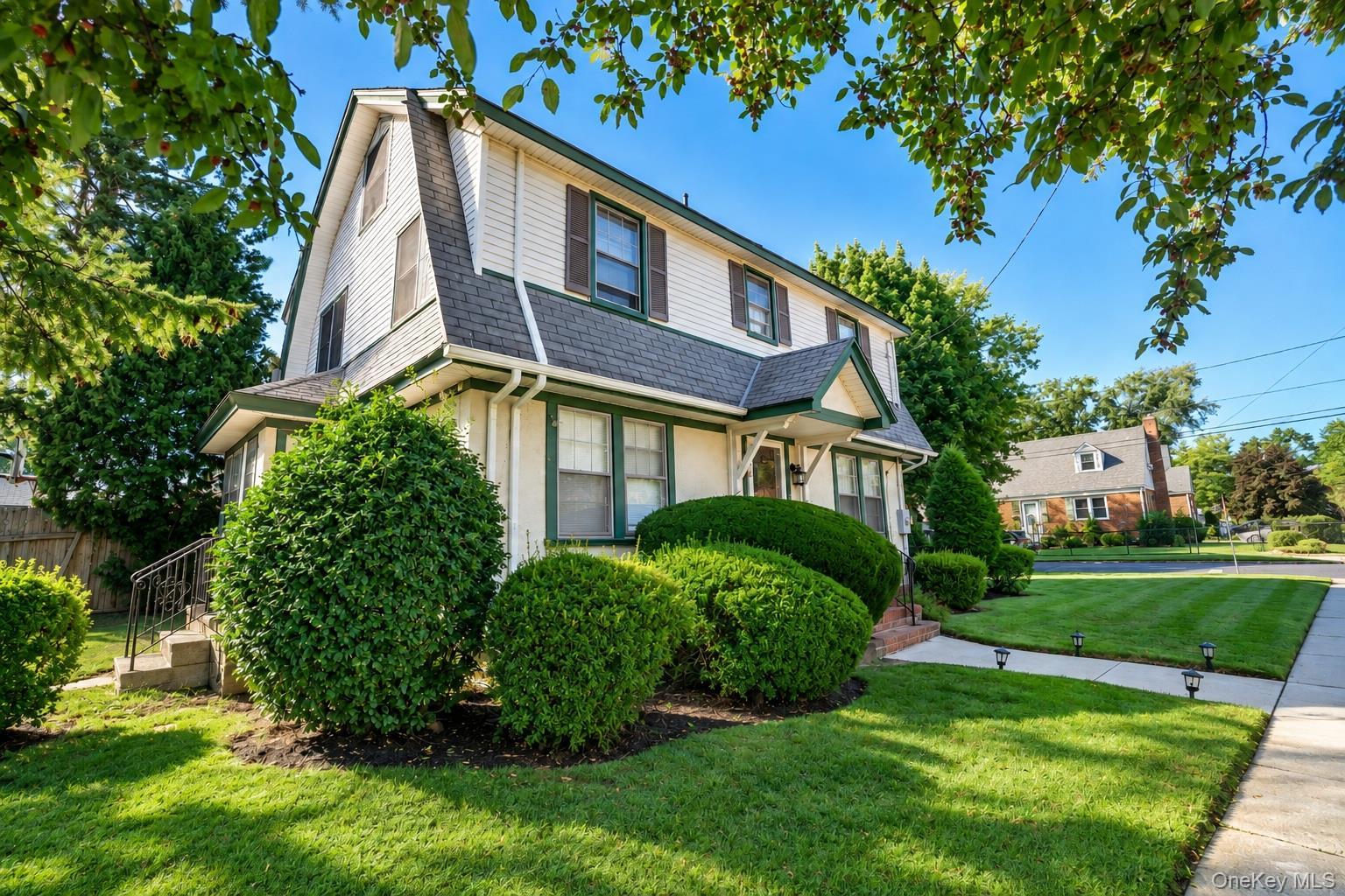 676 6th Avenue, New Hyde Park
