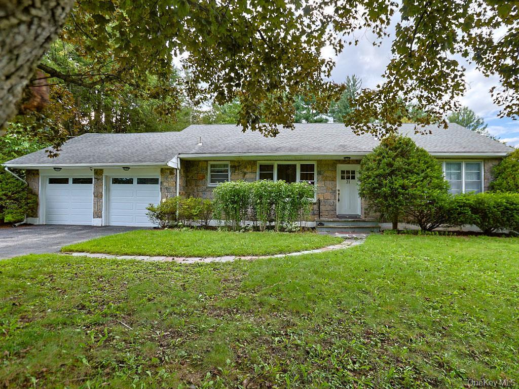 21 Pleasant View Road, Poughkeepsie