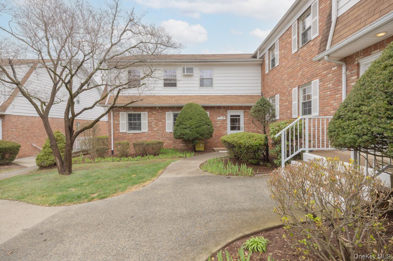 62 Parkside Drive Unit: 62, Suffern
