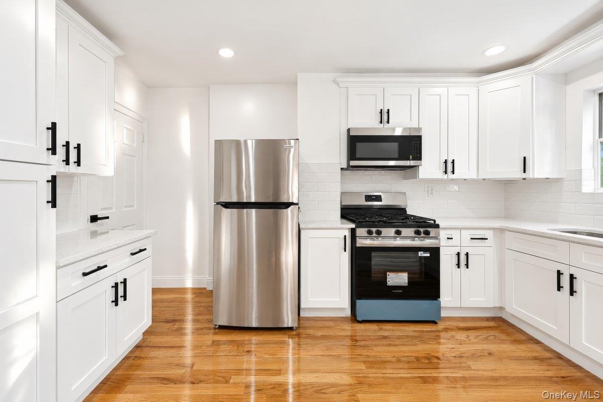 2572 Tiemann Avenue thumbnail 8