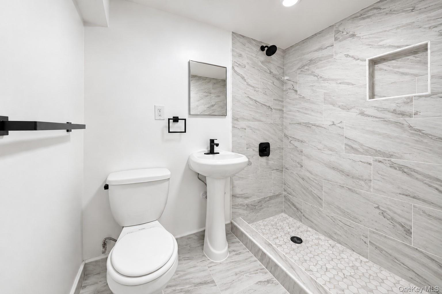 2572 Tiemann Avenue thumbnail 18