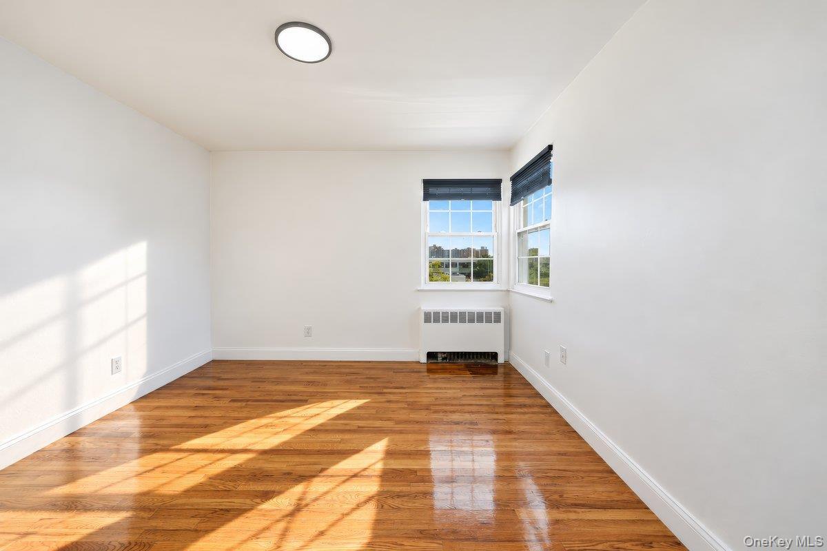 2572 Tiemann Avenue thumbnail 14