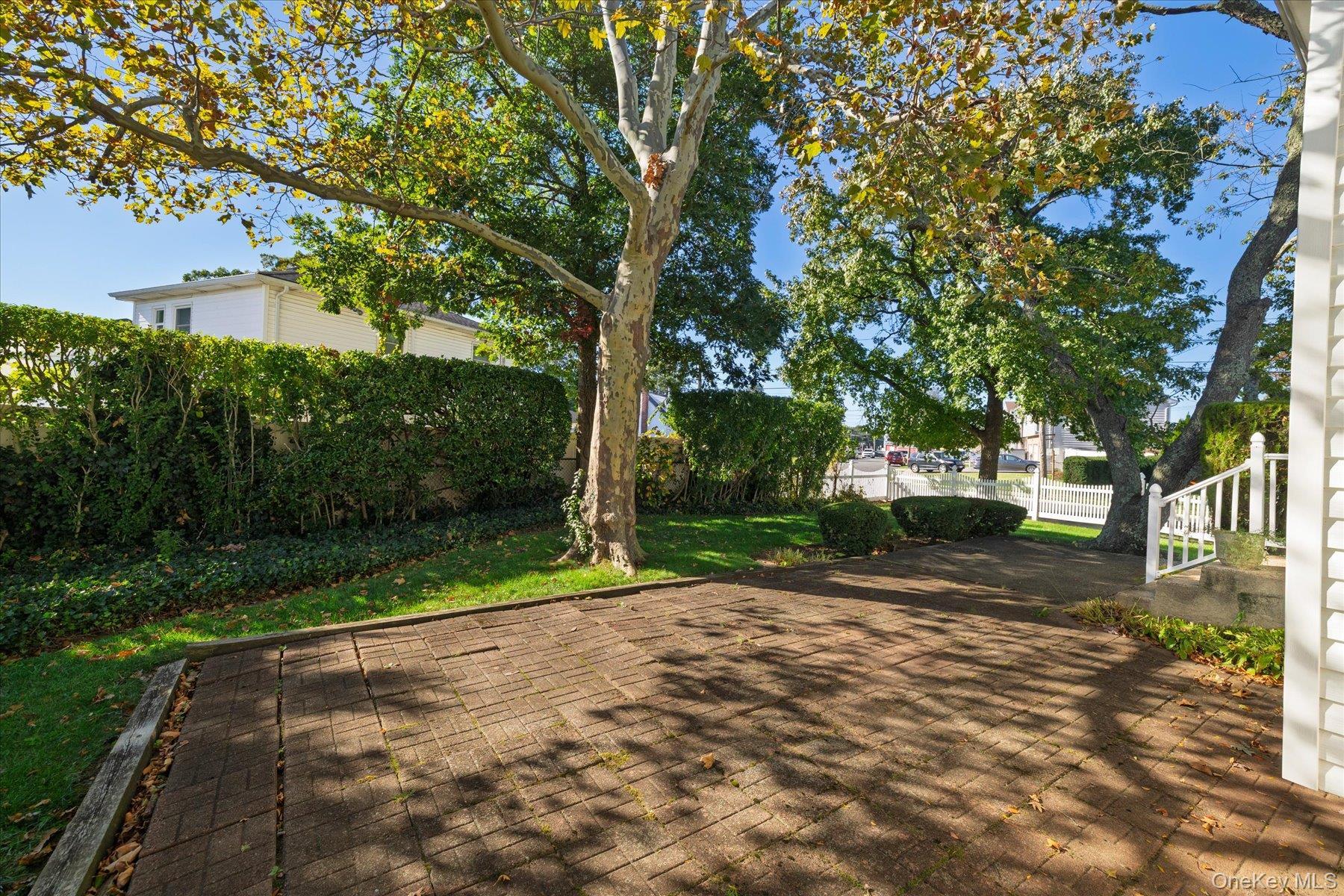 2498 Kayron Lane thumbnail 28