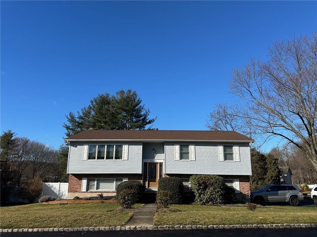 28 Chimney Ridge Drive, Nanuet