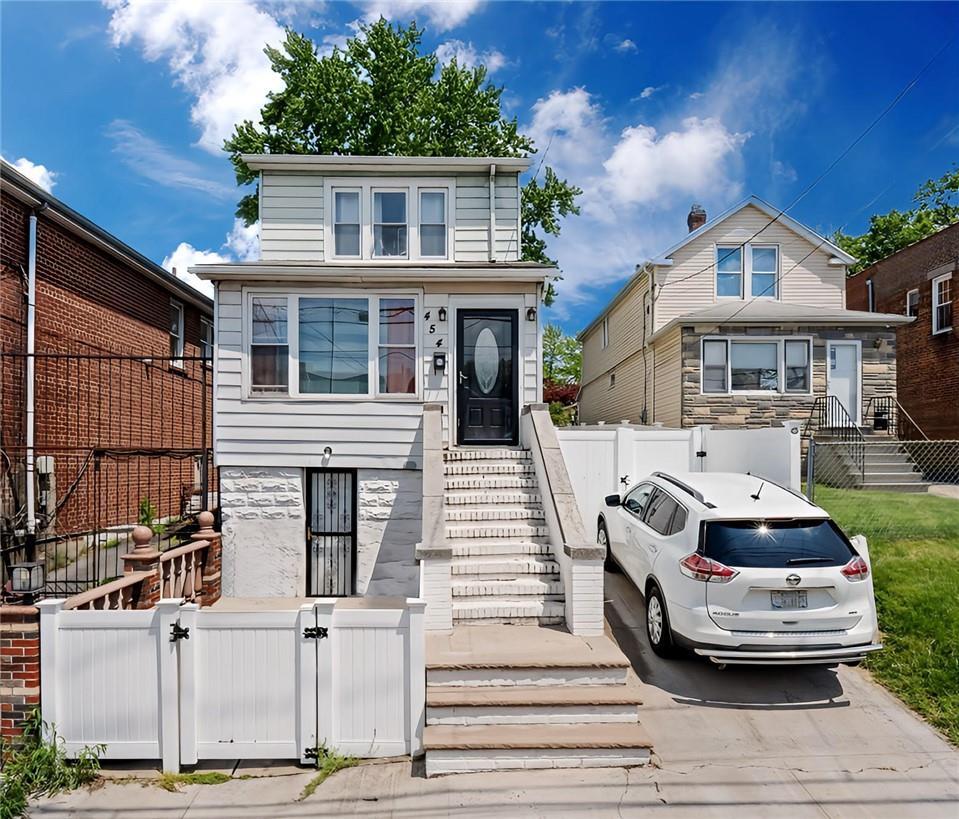 454 Quincy Avenue photo 1