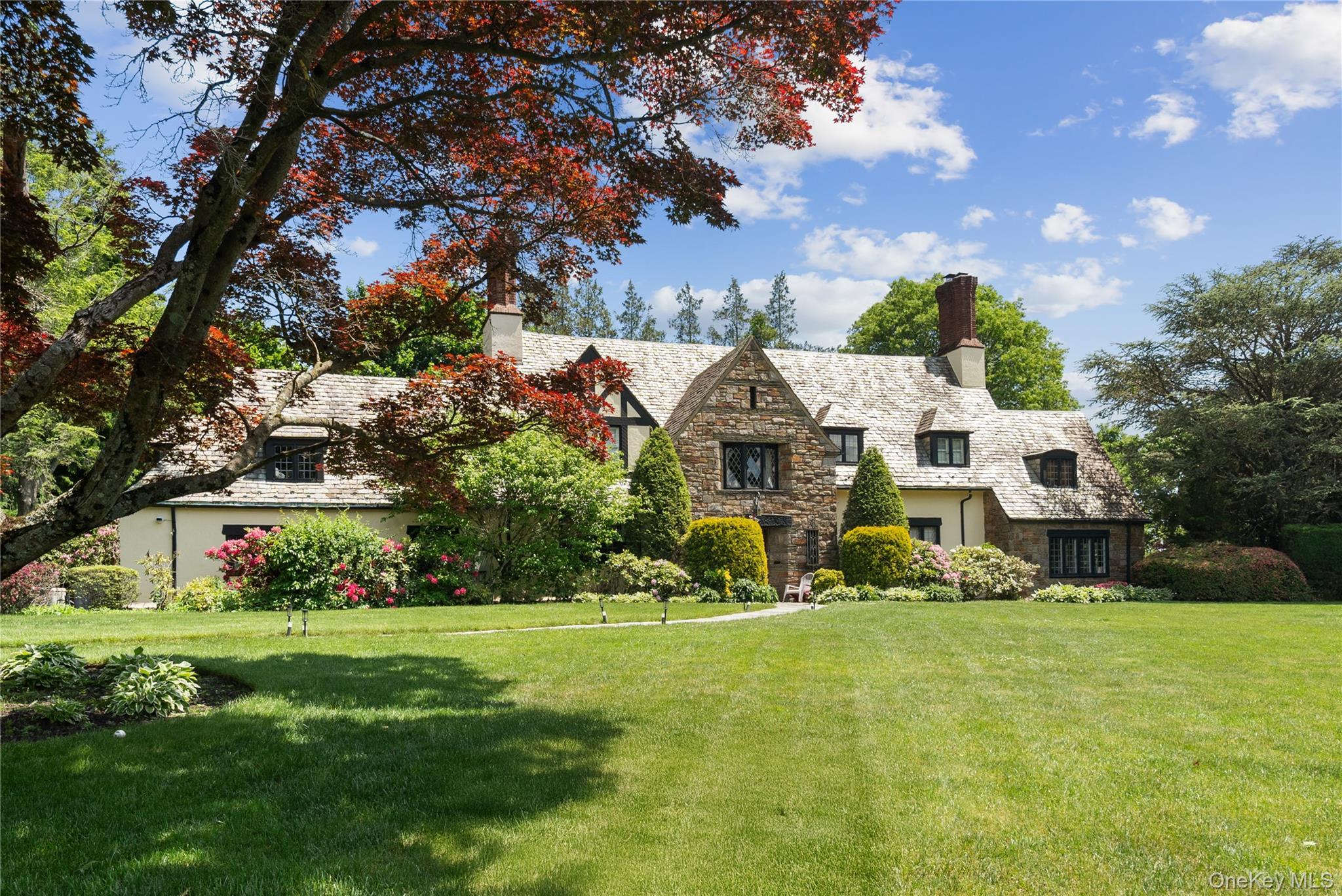 34 Hevelyne Road, Elmsford