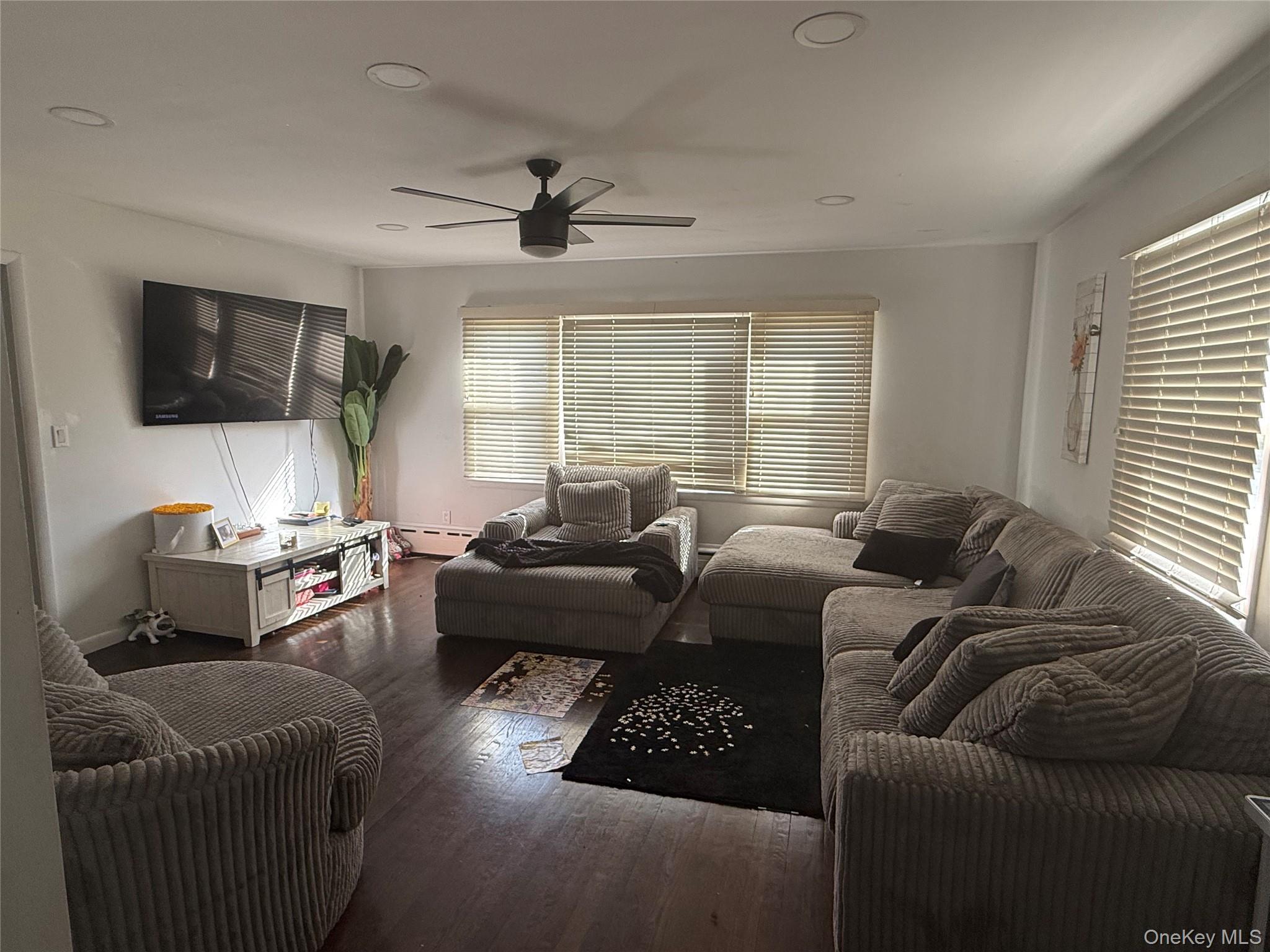 360 Rich Avenue thumbnail 6