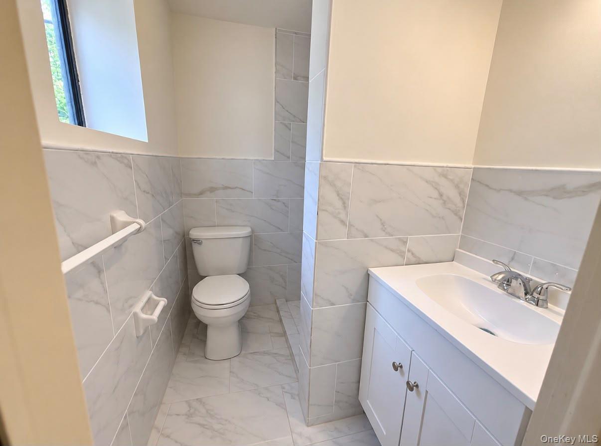 788 Bayview Avenue thumbnail 14