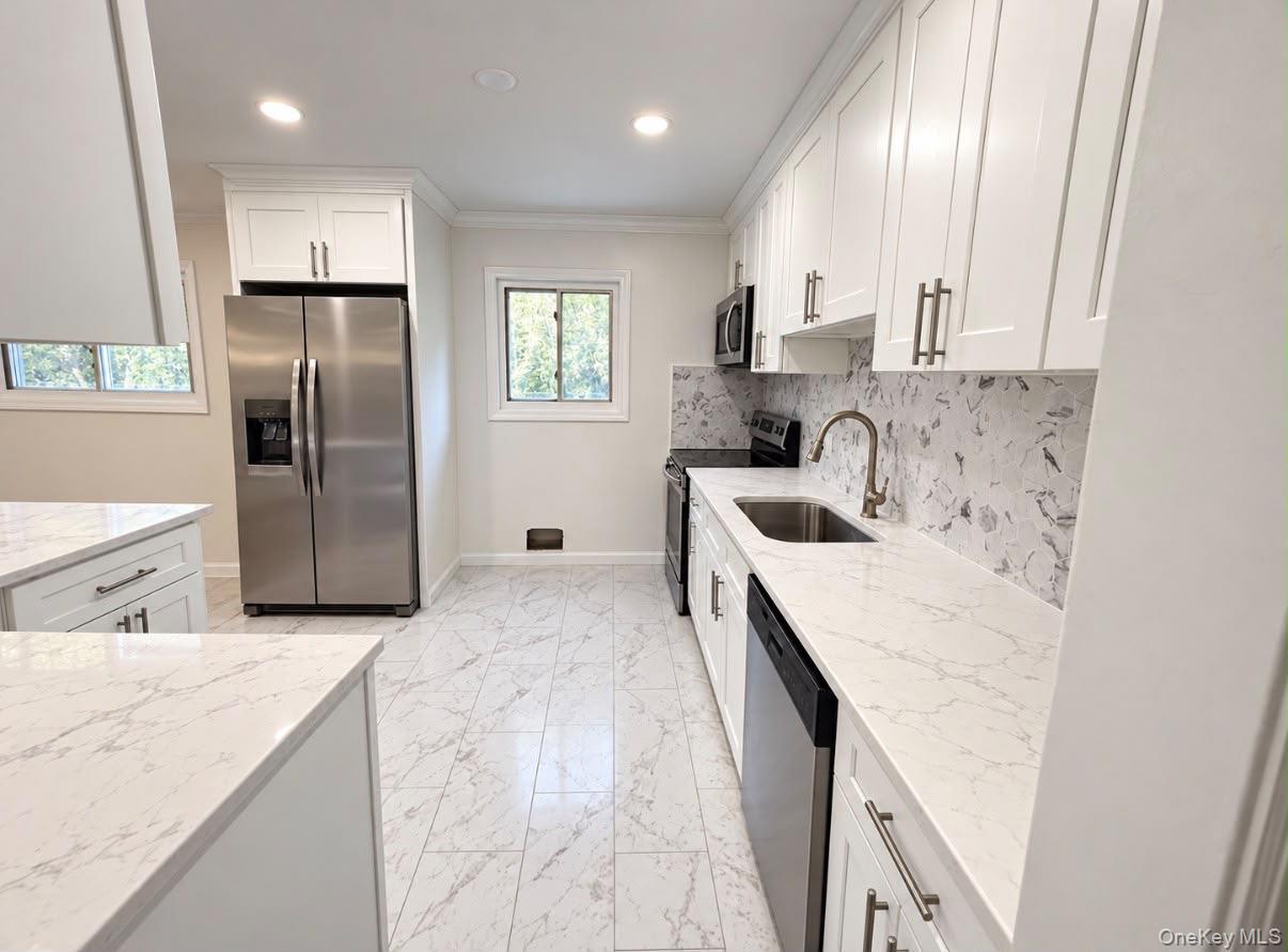 788 Bayview Avenue thumbnail 6