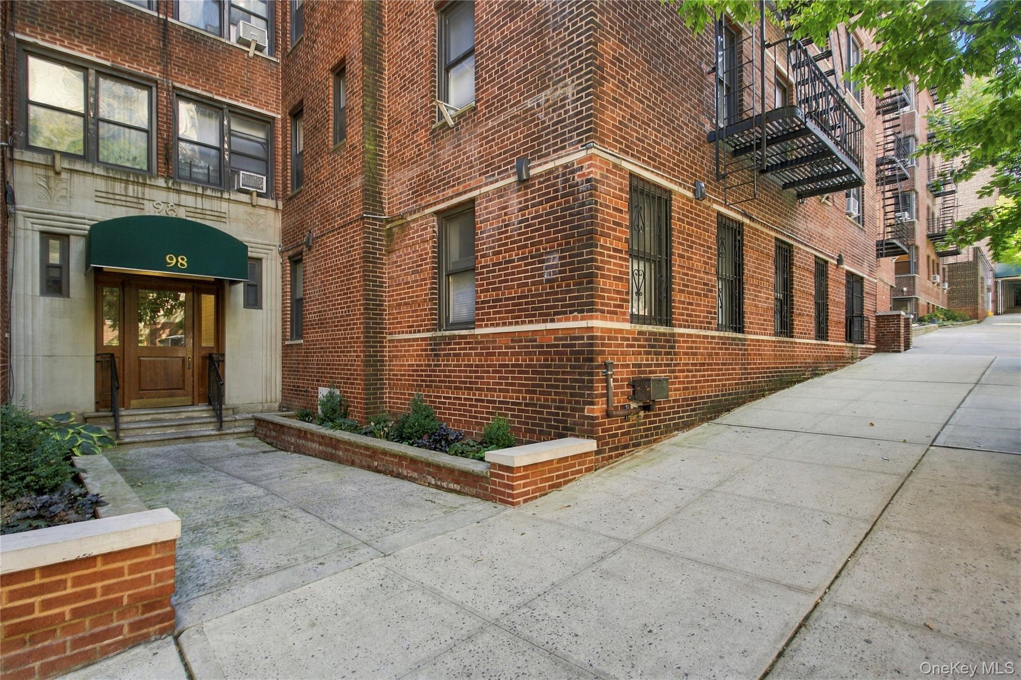98 Park Terrace East TER Unit: 2C, New York (manhattan)