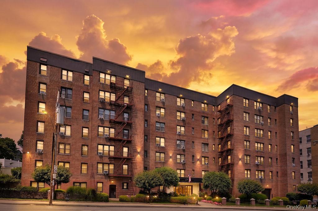 77 Bronx River Road Unit: 1E, Yonkers