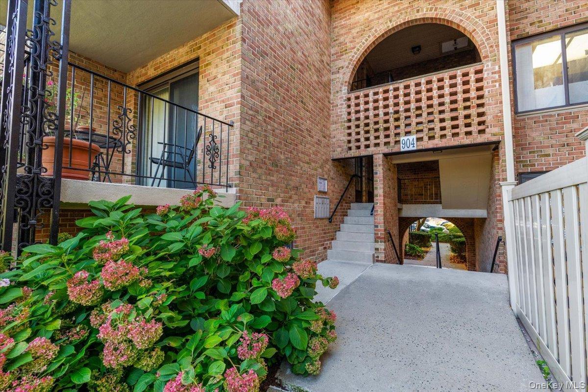 904 N Broadway Unit: 43W thumbnail 2