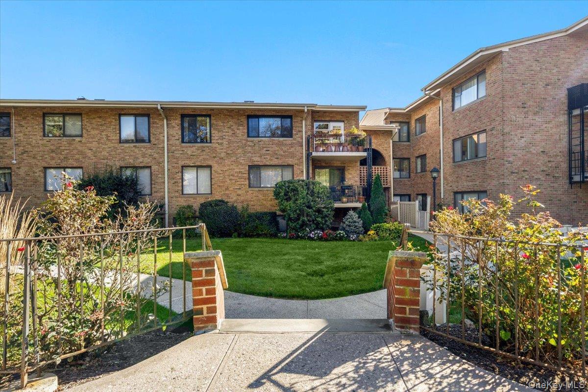 904 N Broadway Unit: 43W, Yonkers