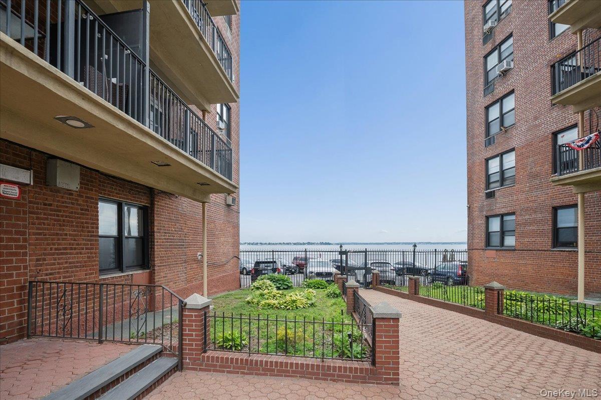 1130 Stadium Avenue Unit: 1J, Bronx
