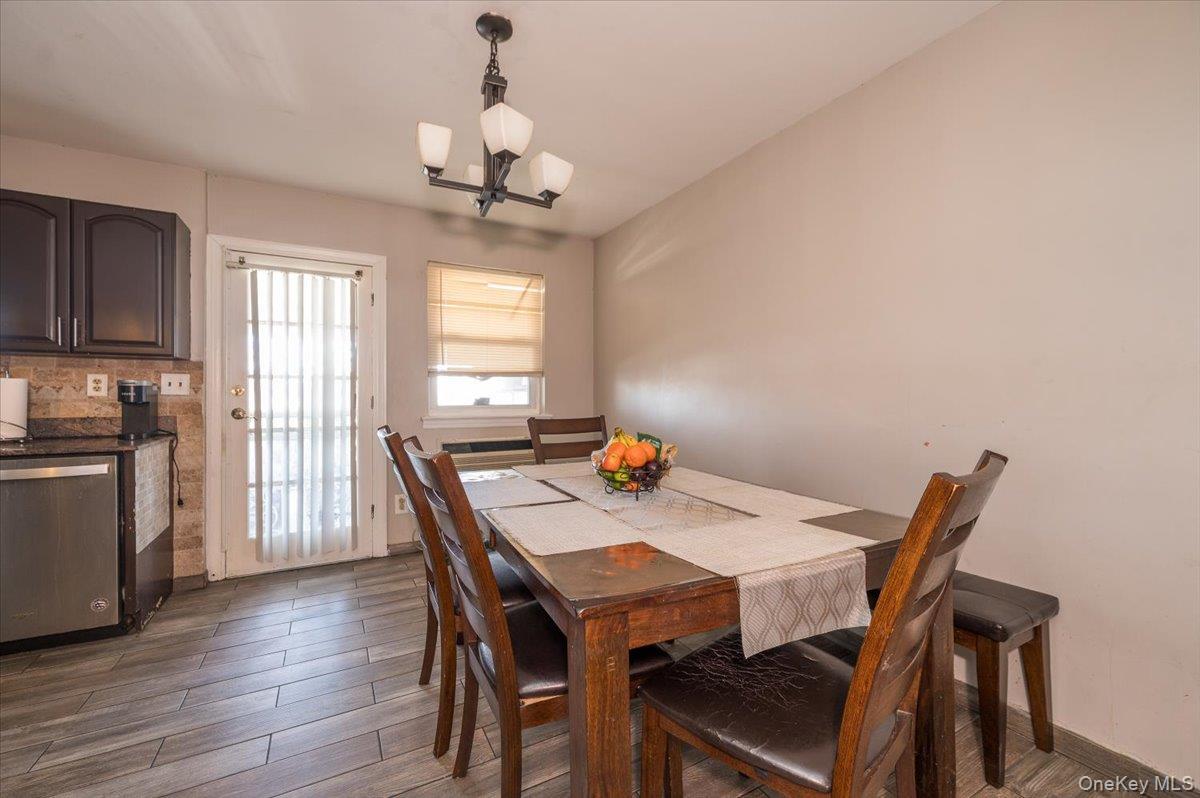 2515 Eastchester Road thumbnail 7