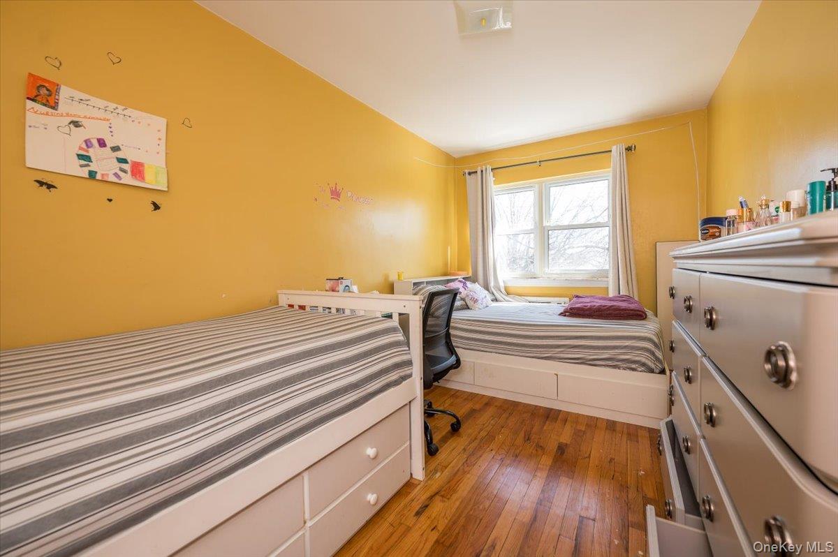 2515 Eastchester Road thumbnail 10