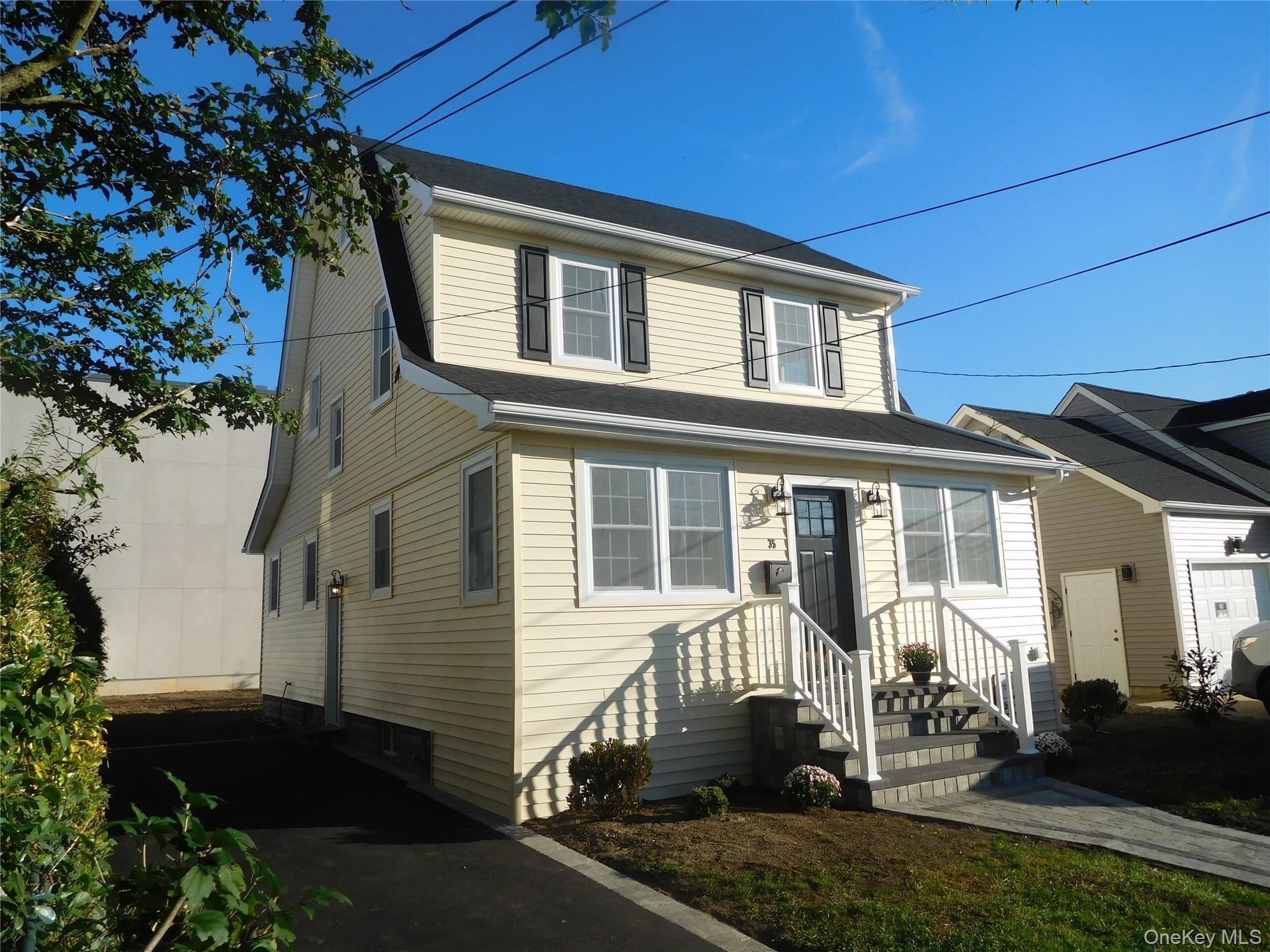 35 Fairview Avenue, Oceanside