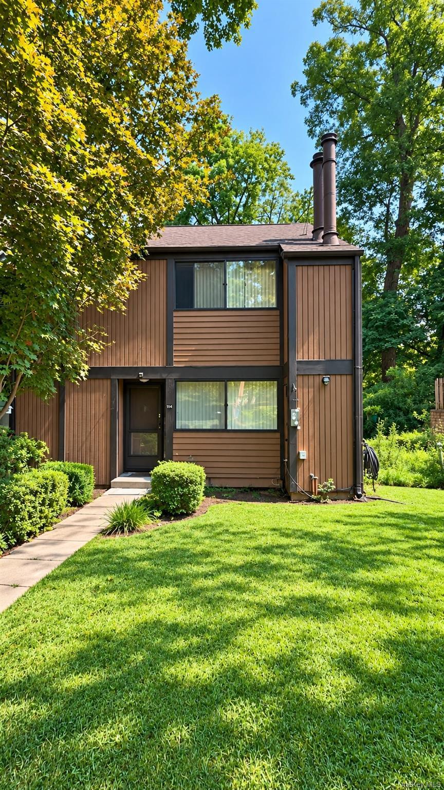 114 Round Hill Road, Dobbs Ferry