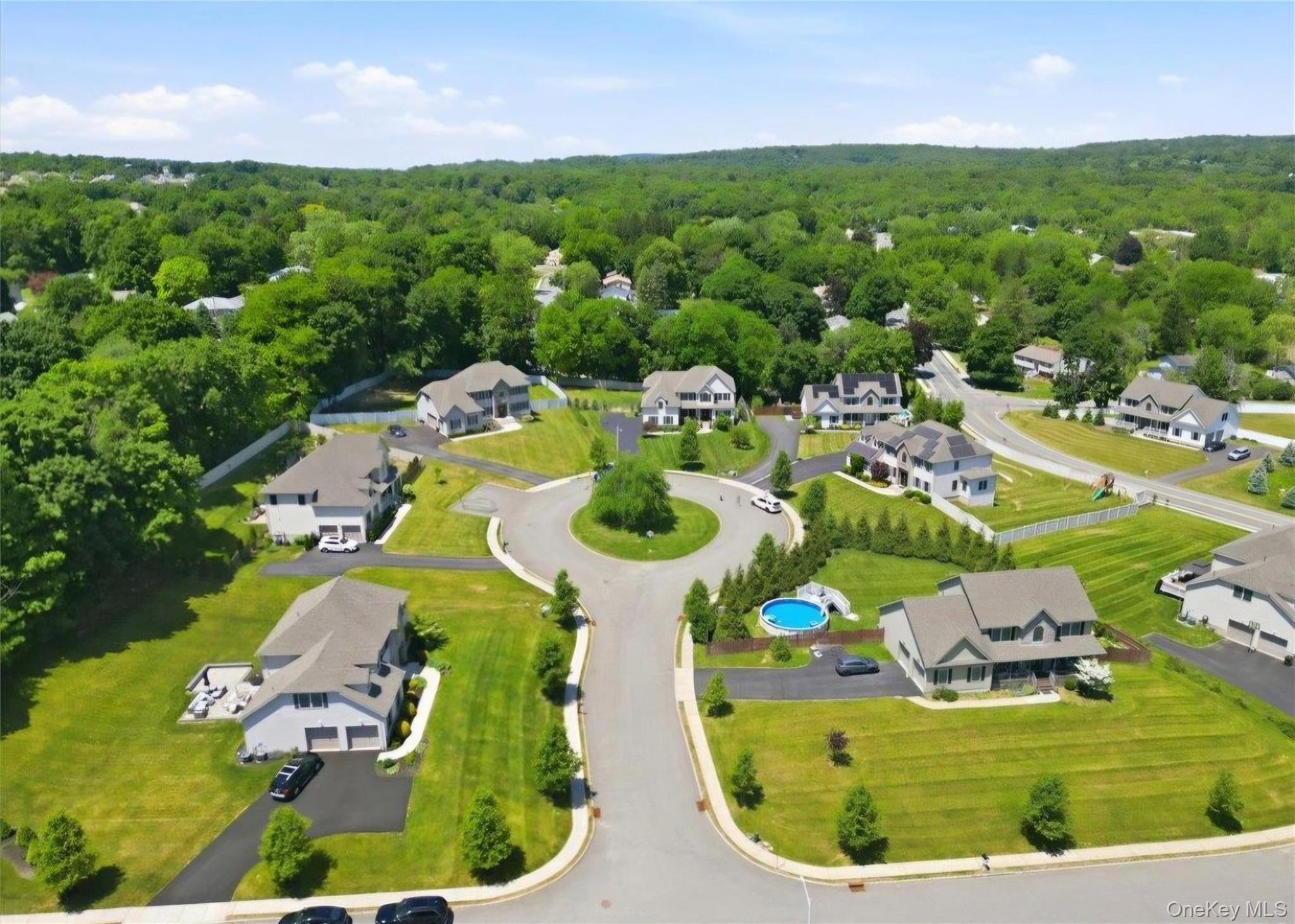 5 Gleneagles Court, Monroe