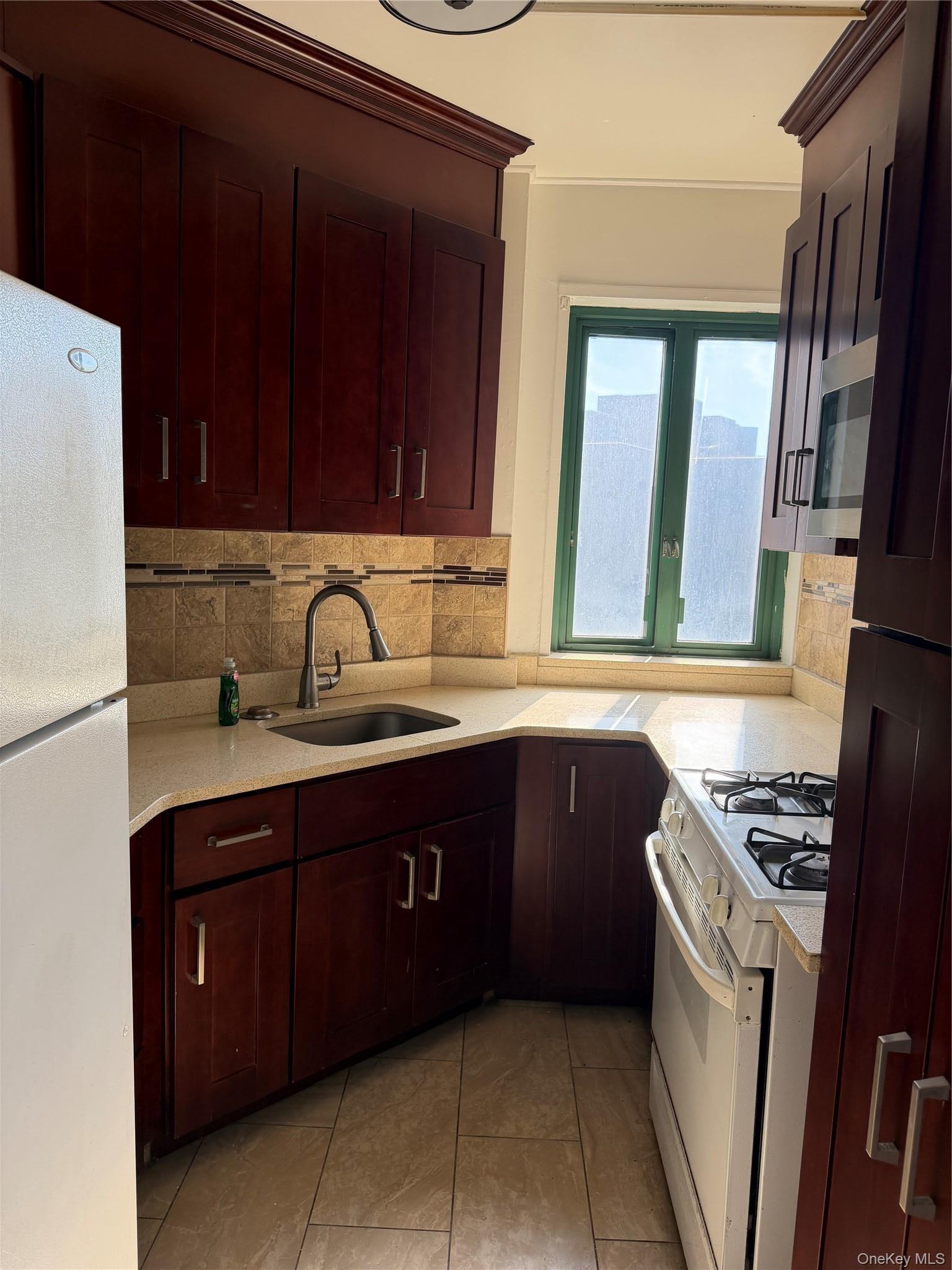 1514 Metropolitan Avenue Unit: 6E, Bronx