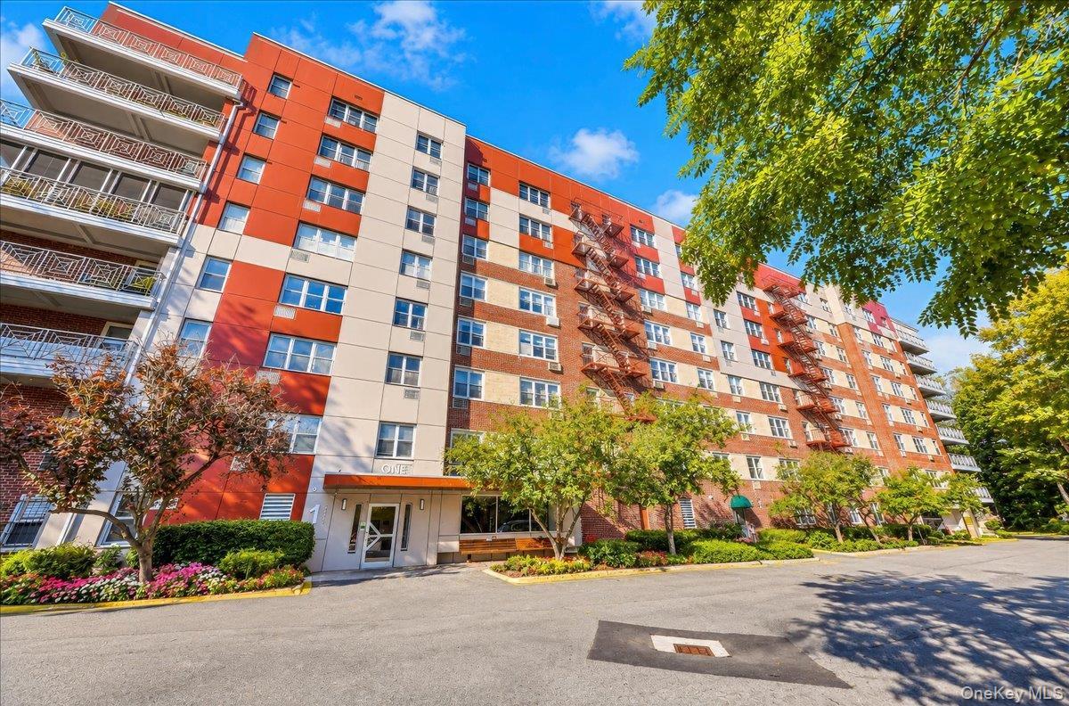 1 Balint Drive Unit: 862, Yonkers