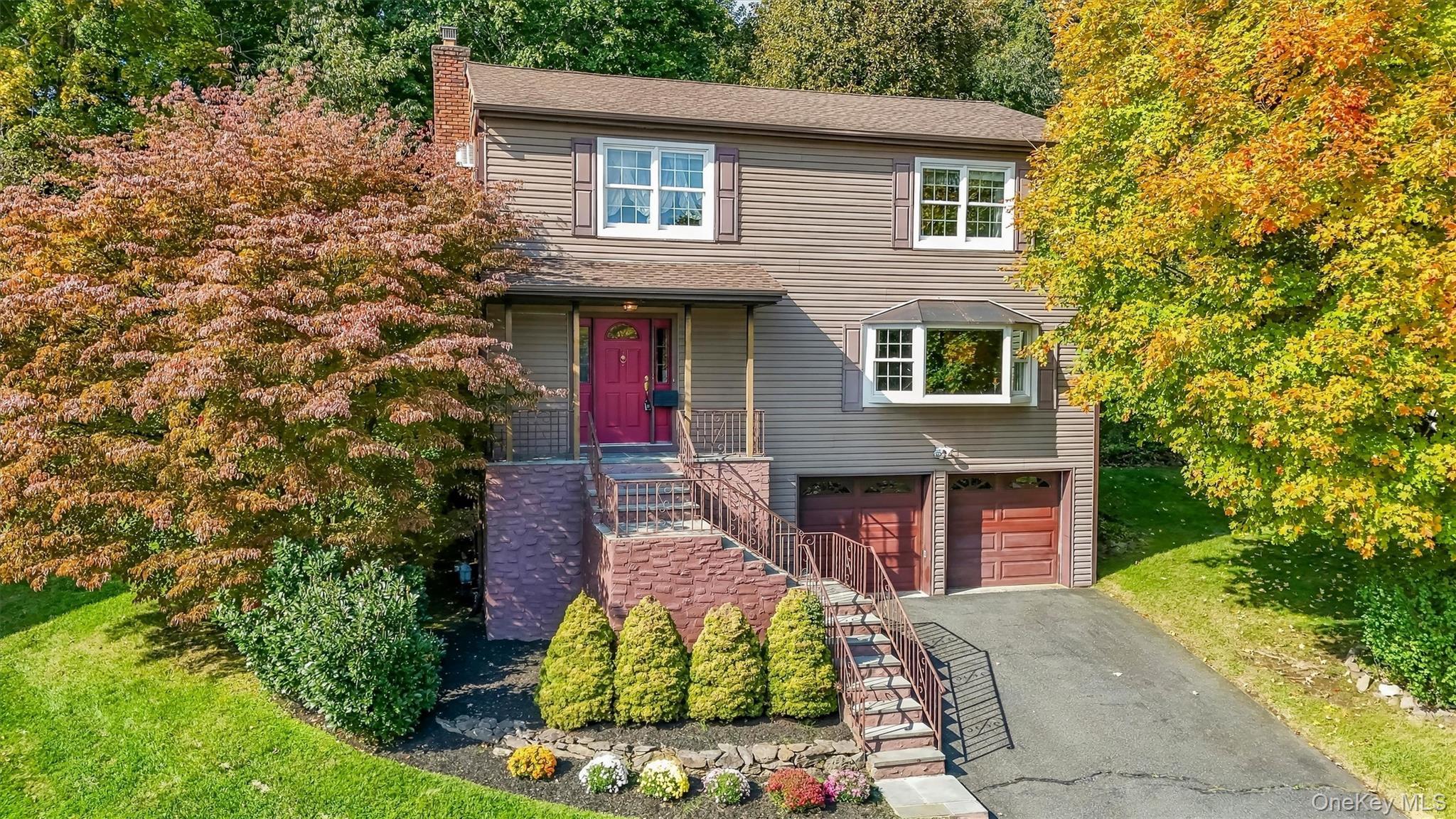 15 Holly Ridge Road, Valhalla