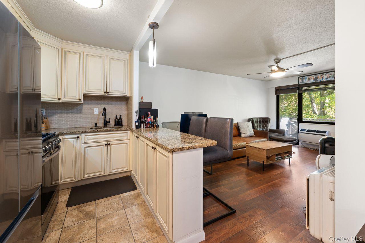 155 Ferris Avenue Unit: 4 E thumbnail 8