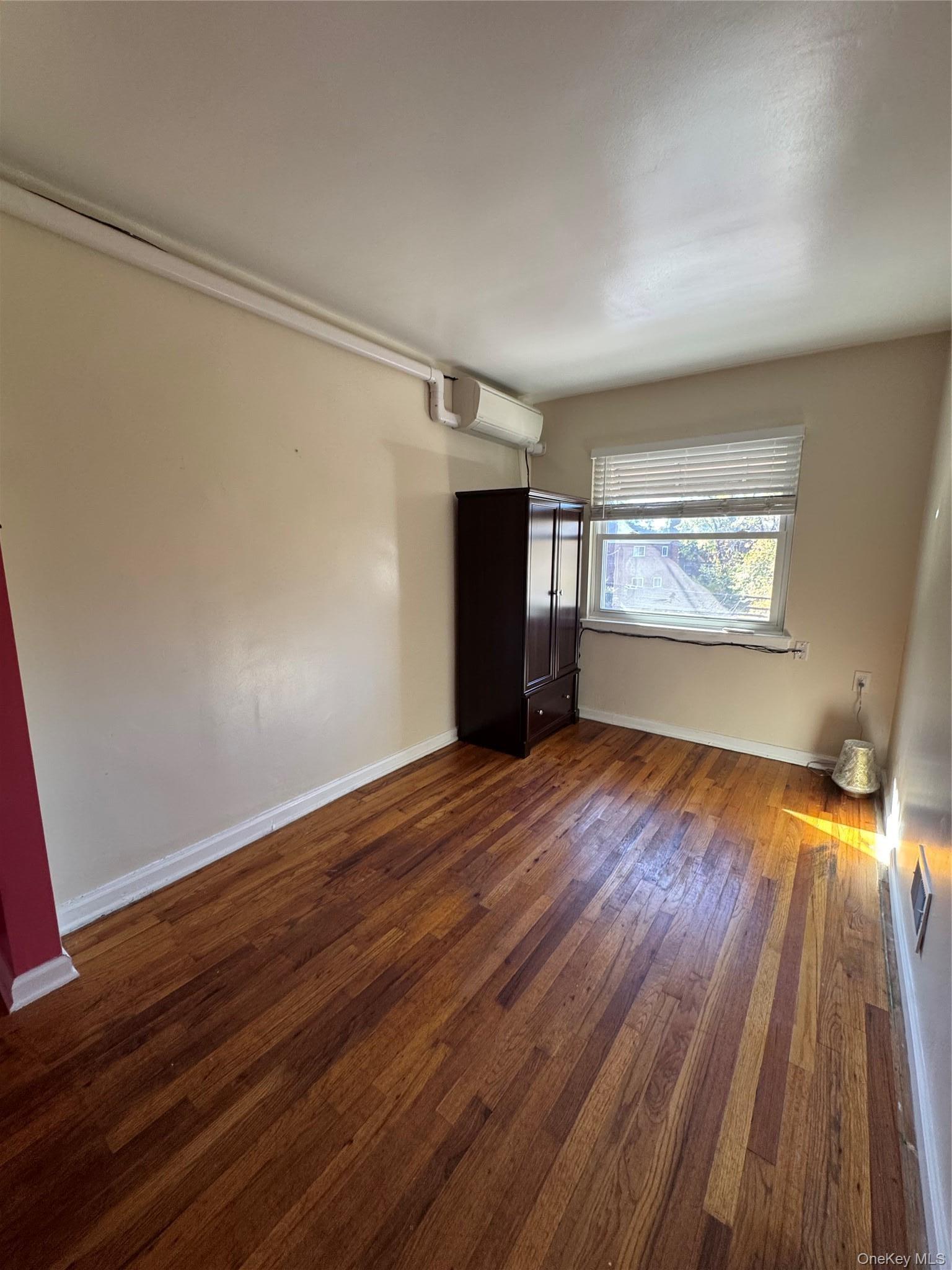 1263 E 222nd Street thumbnail 13