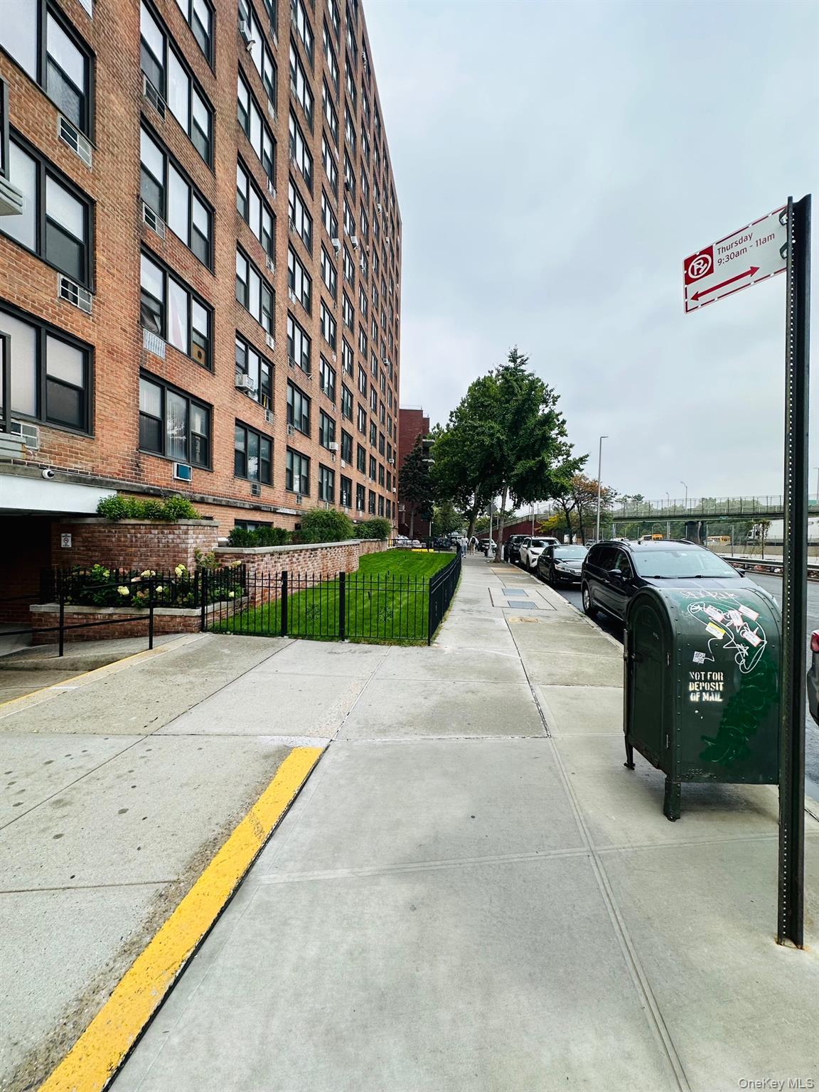 3121 Middletown Road Rd Unit: 4K thumbnail 2