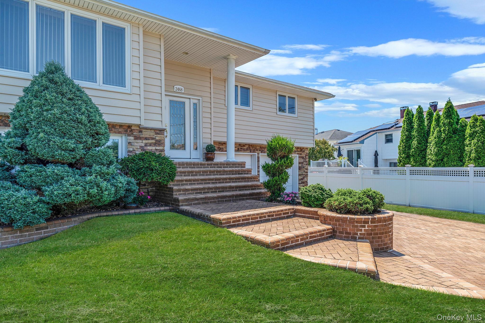 2468 Riviera Lane, Bellmore