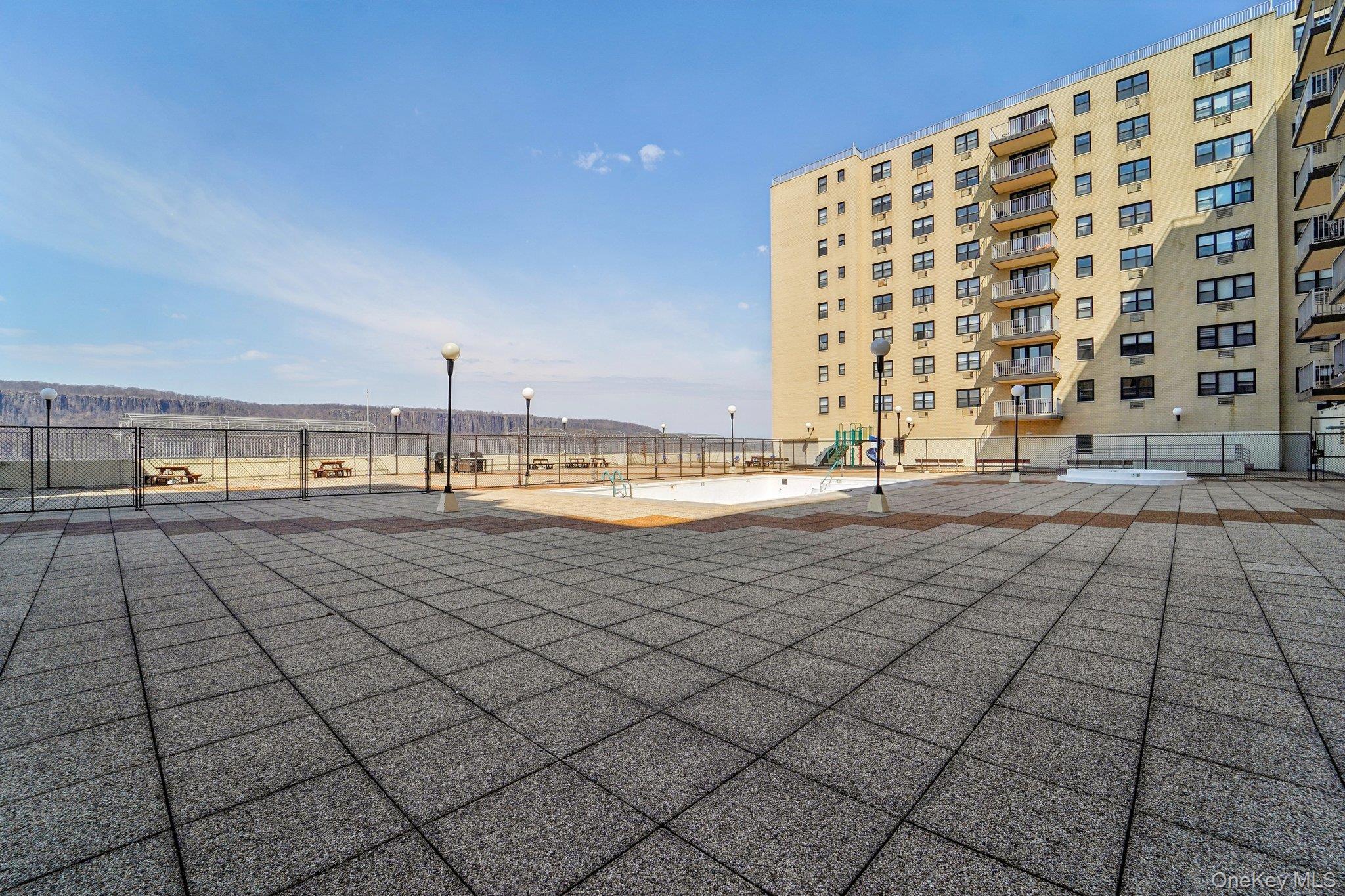 1085 Warburton Avenue Unit: 316 thumbnail 40