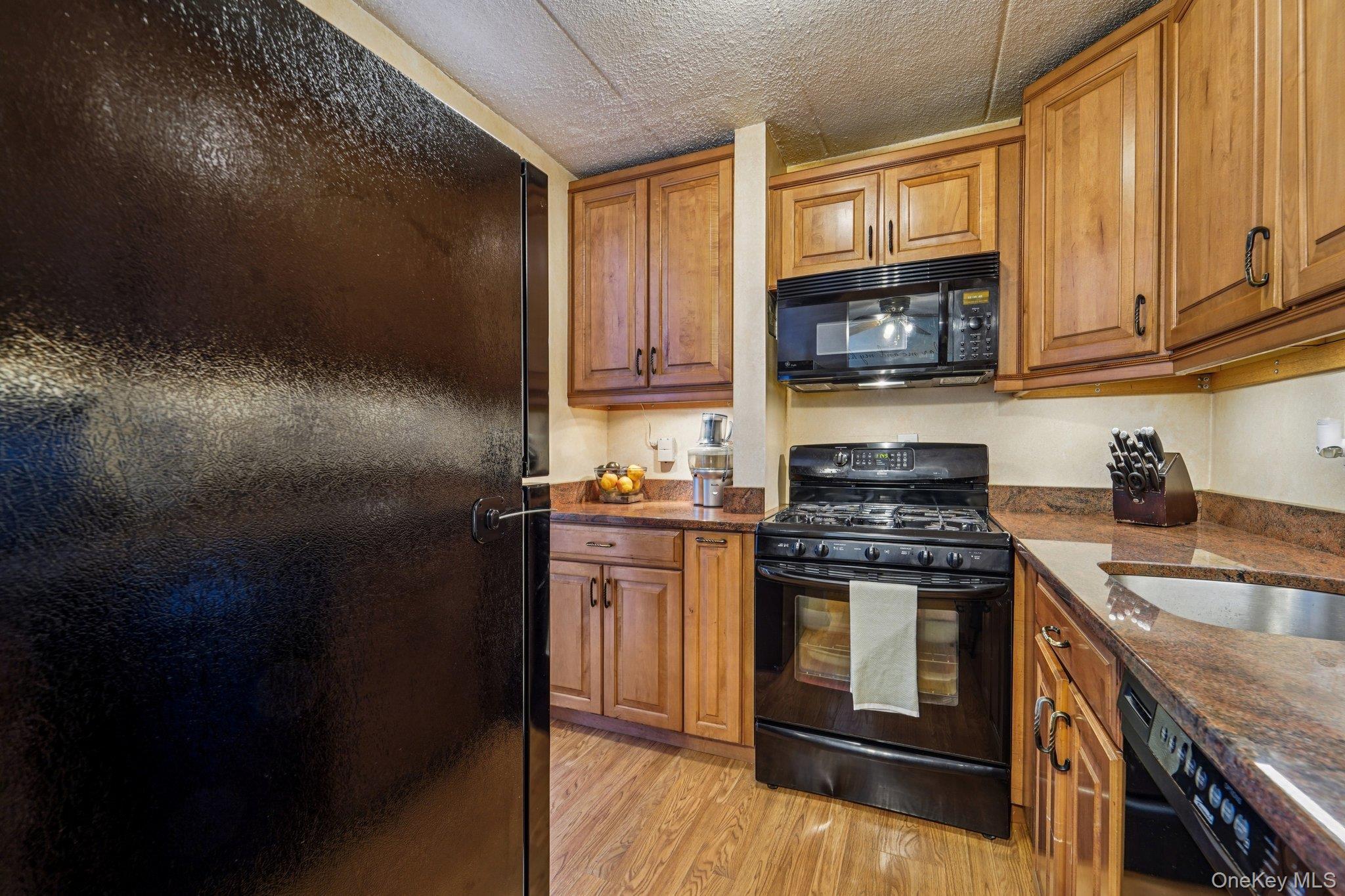 1085 Warburton Avenue Unit: 316 thumbnail 13