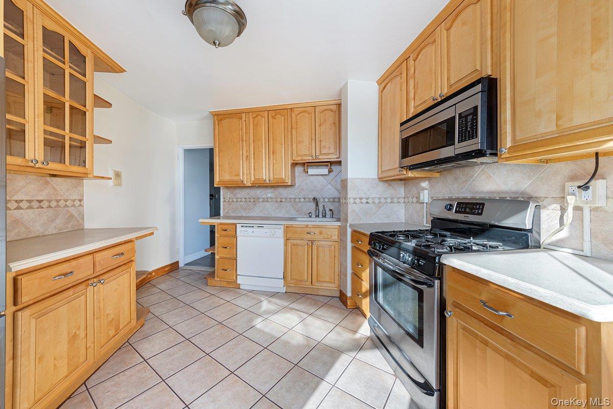 3121 Middletown Road Unit: 2K, Bronx