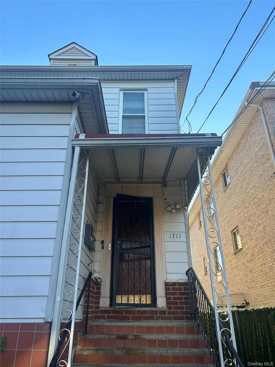1711 Fowler Avenue thumbnail 3