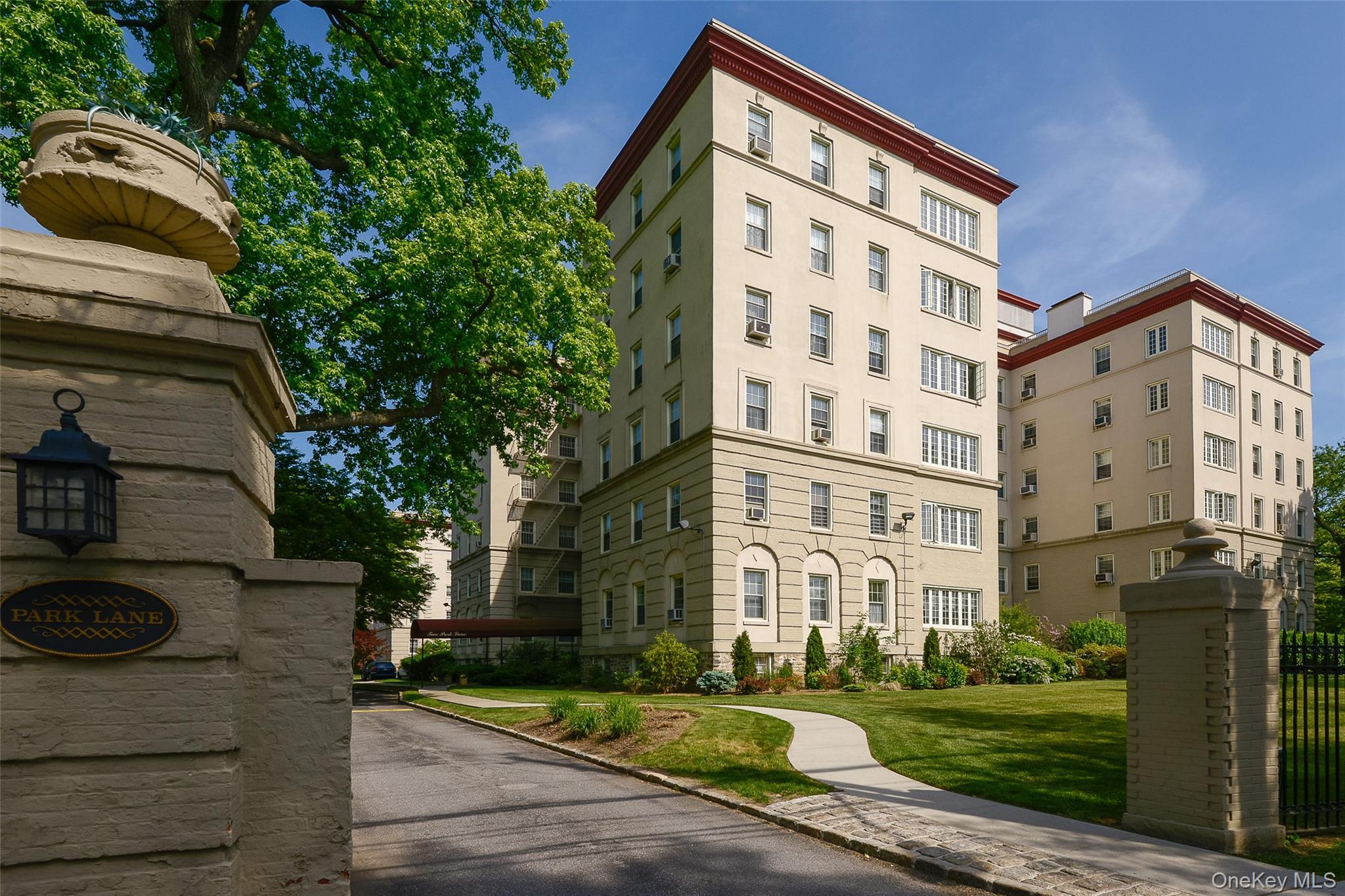 2 Park Lane Unit: 4-B, Mount Vernon