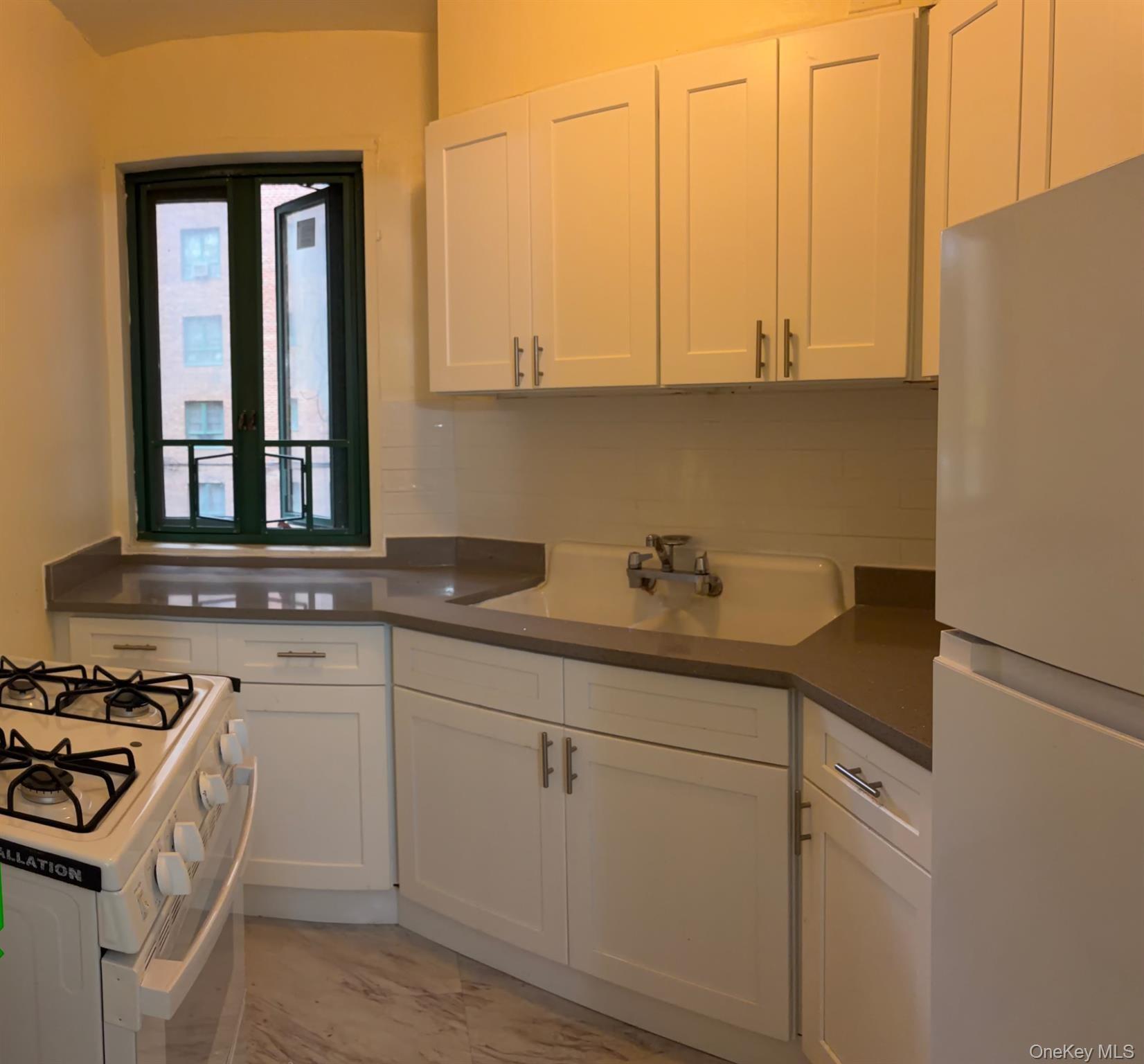24 Metropolitan Oval Unit: 2D thumbnail 8