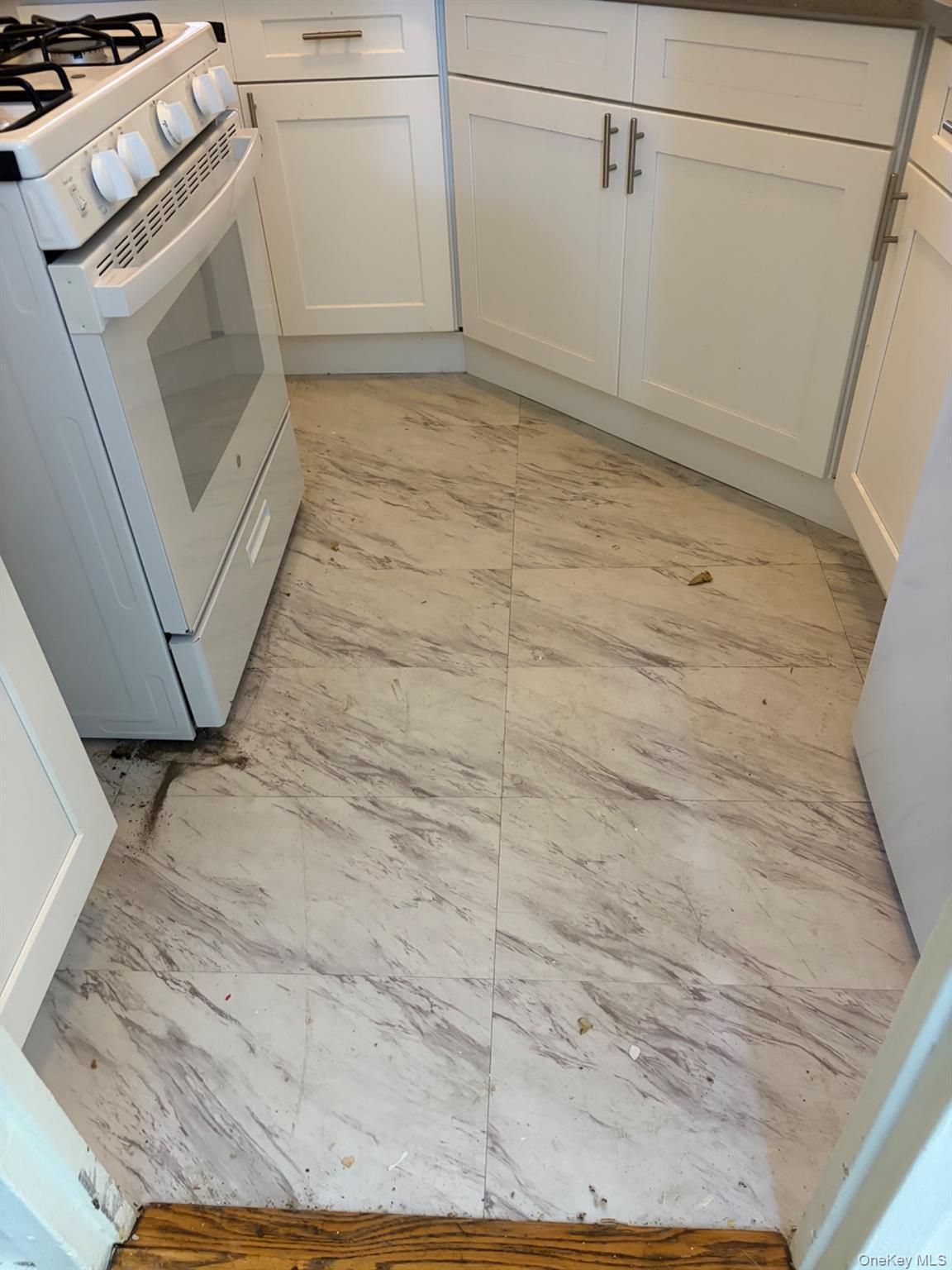 24 Metropolitan Oval Unit: 2D thumbnail 2
