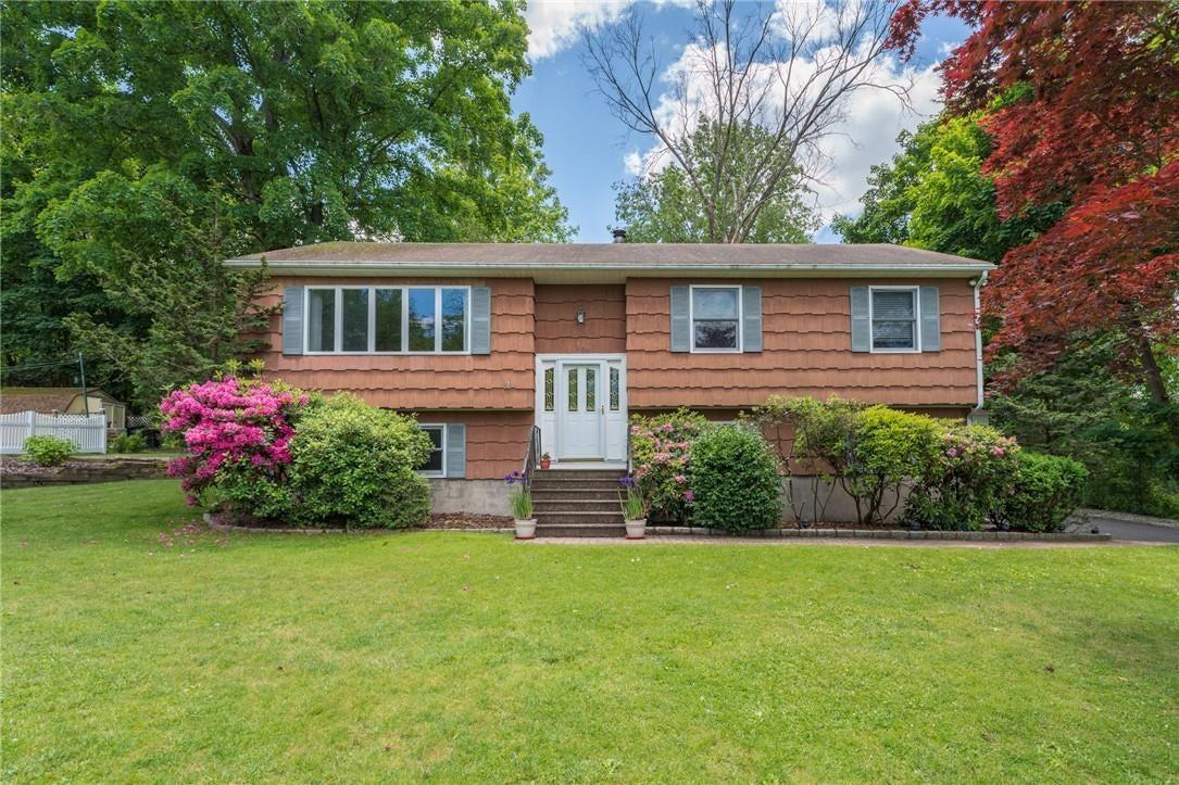 1433 Mohawk Road, Mohegan Lake