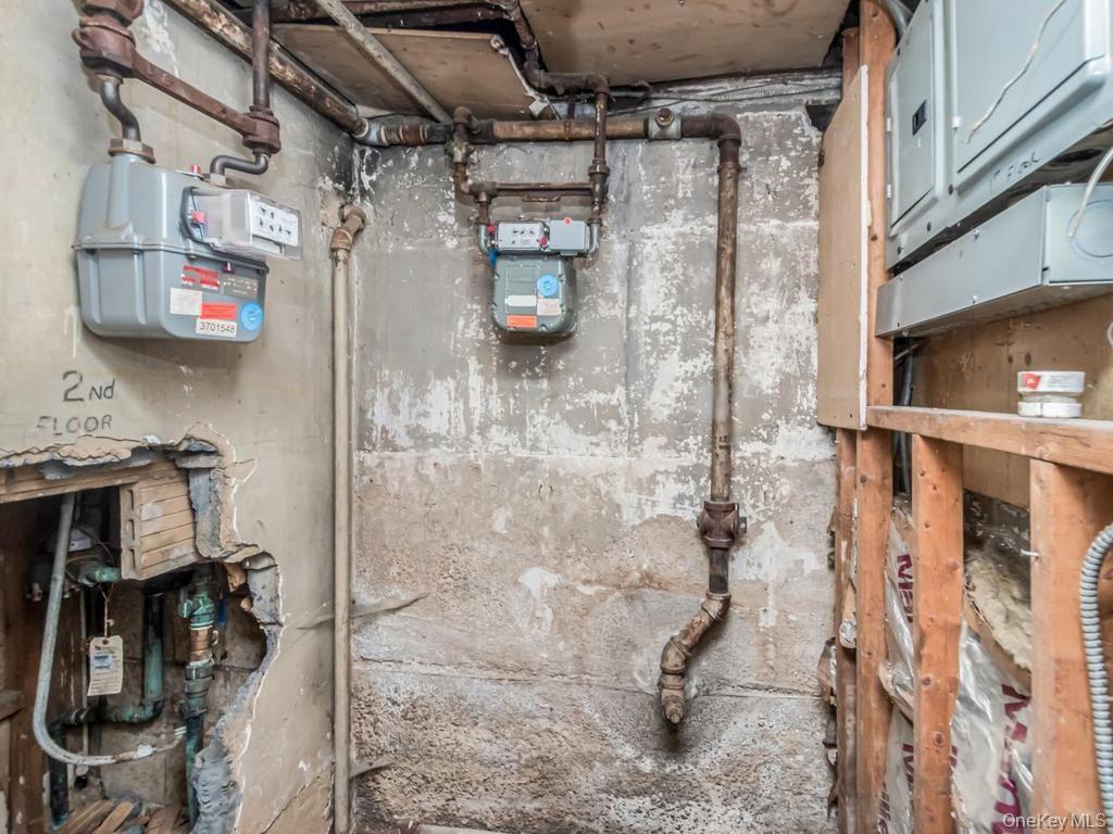 865 E 215th Street thumbnail 22