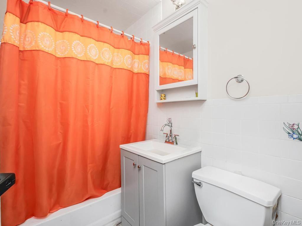 865 E 215th Street thumbnail 14