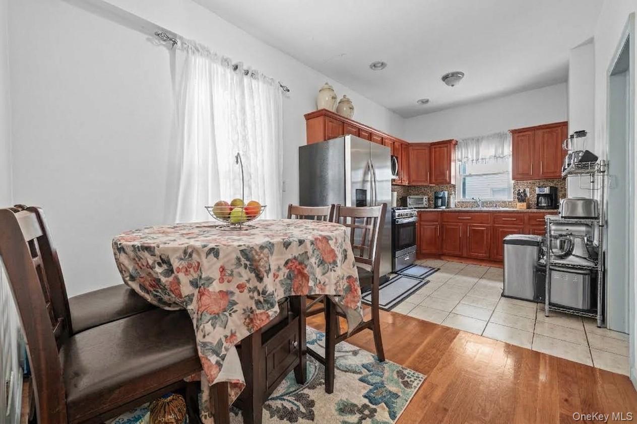 758 E 224th Street thumbnail 11