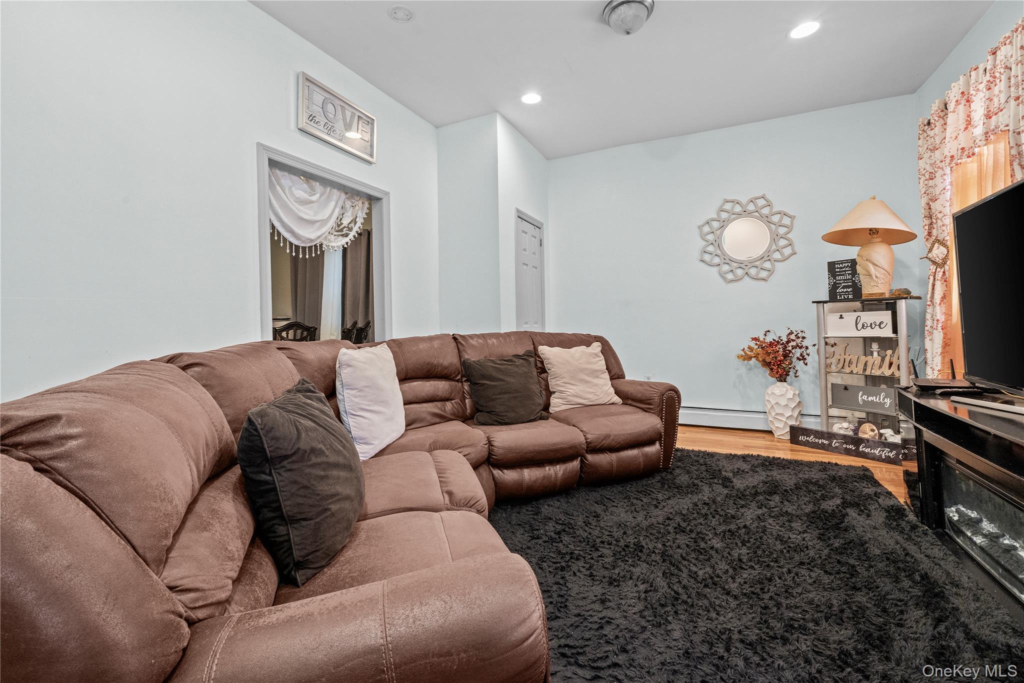 758 E 224th Street thumbnail 17