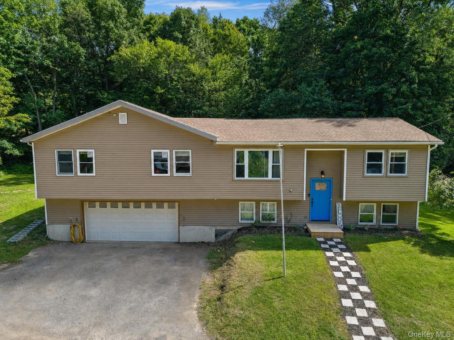 22 Hill View Drive, New Windsor