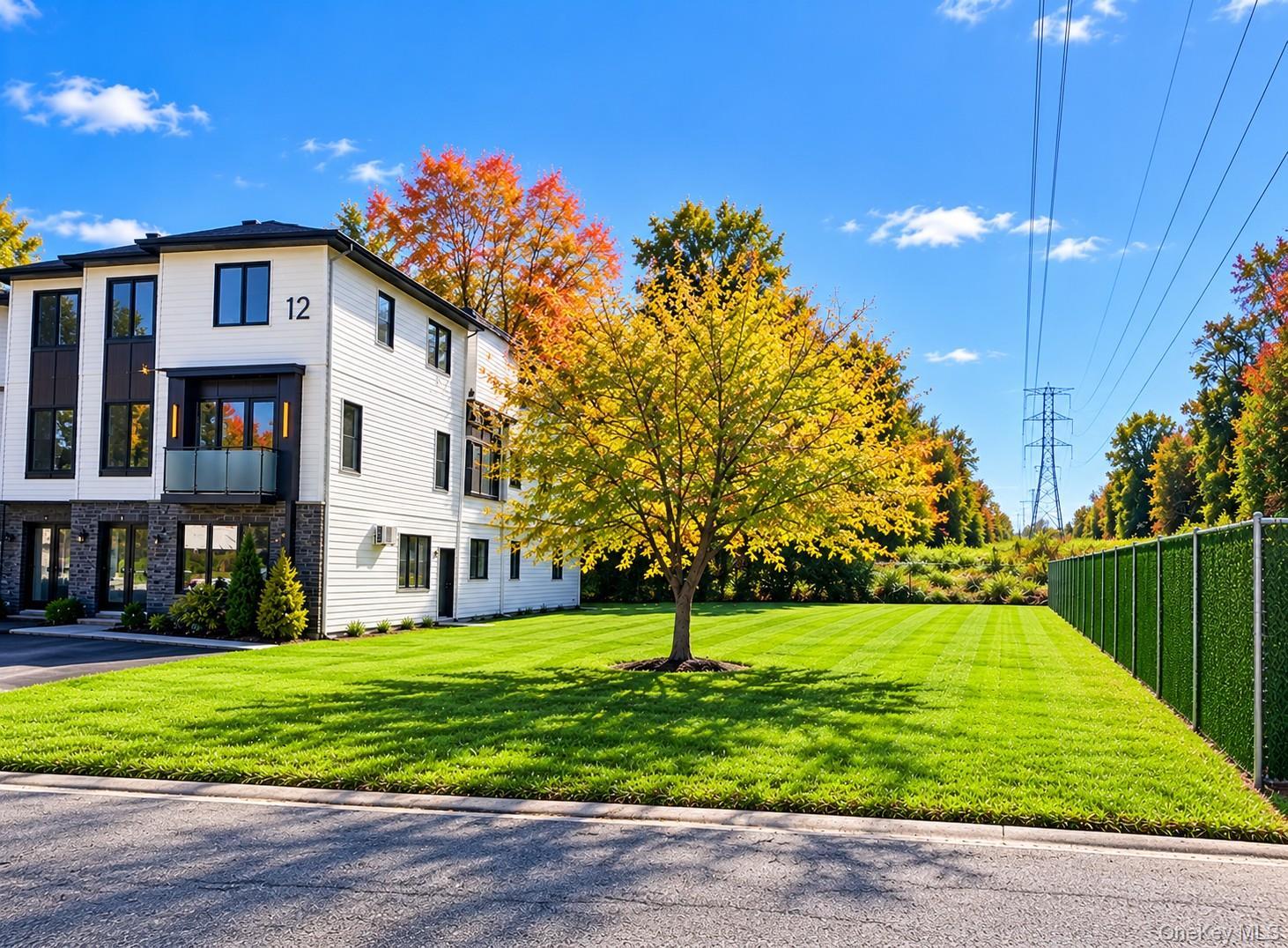 12 Sherman Drive Unit: 202, Spring Valley