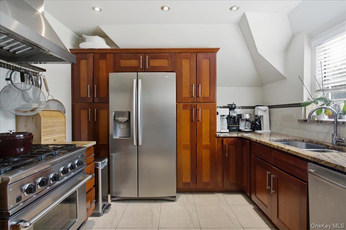 13 Campus Place Unit: SL, Scarsdale
