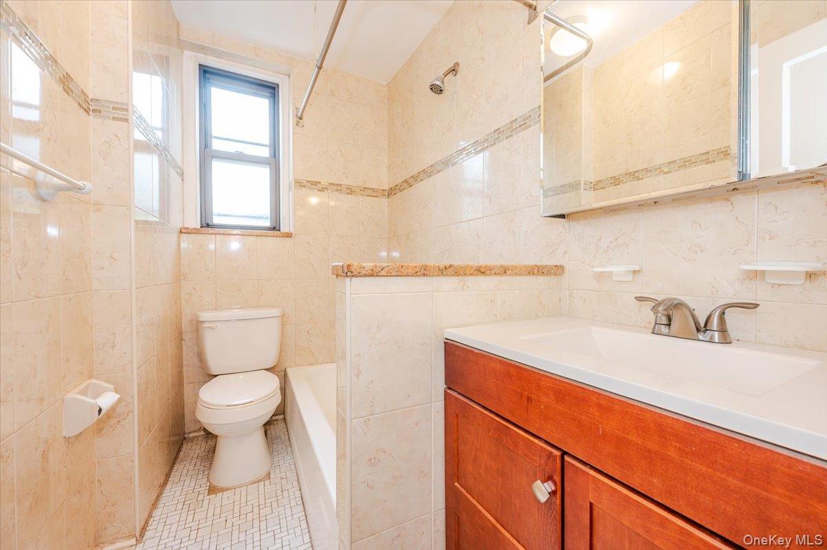 758 Brady Ave Unit: 214 thumbnail 9