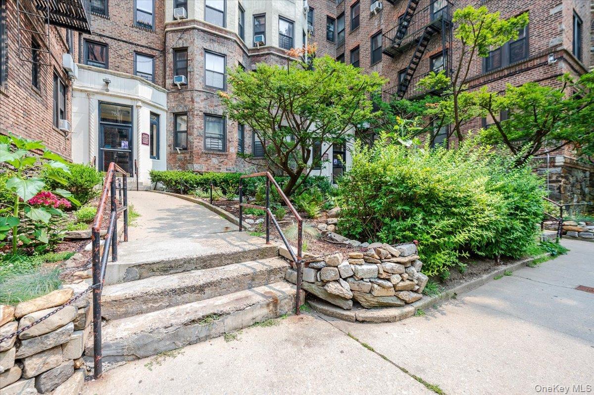758 Brady Ave Unit: 214 thumbnail 14